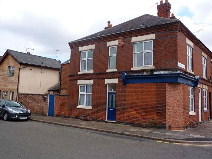 1 Bedroom Flat To Rent In Swanscombe Road, Aylestone, LE2