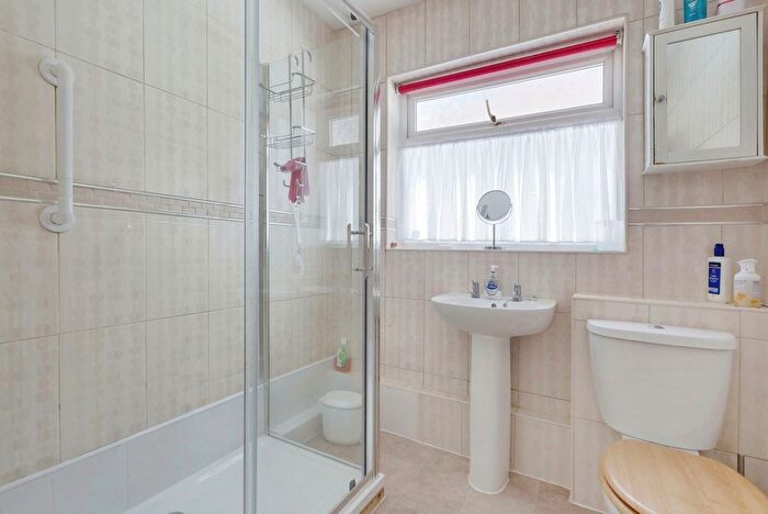 2 Bedroom Detached Bungalow For Sale In Cedar Road, Benfleet, SS7