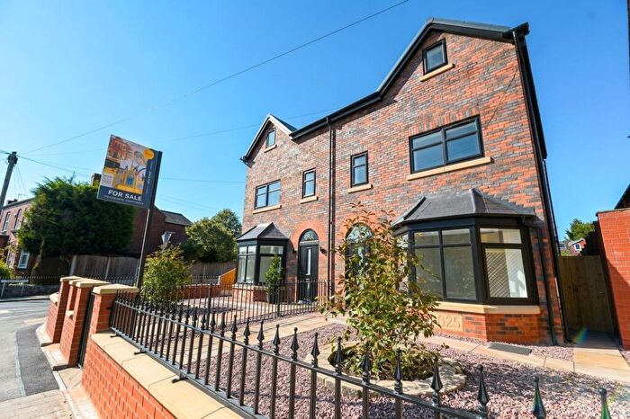 4 Bedroom Semi Detached House For Sale In Folly Lane, Swinton, M27