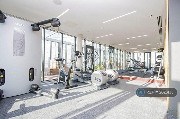 3 Bedroom Flat To Rent In Stratosphere Tower, London, E15