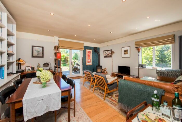 3 Bedroom Apartment To Rent In Finchley Road, Golders Green, NW11