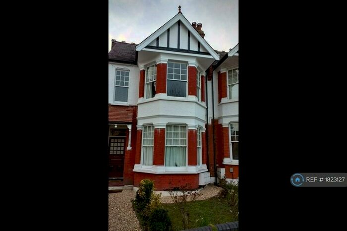 2 Bedroom Flat To Rent In Conway Road, London, N14