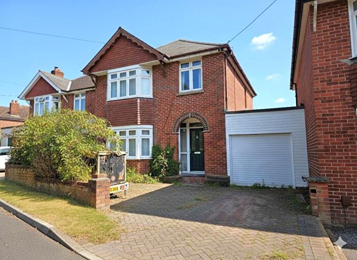 3 Bedroom Link Detached House For Sale In Bridge Road, Bursledon, Southampton, SO31