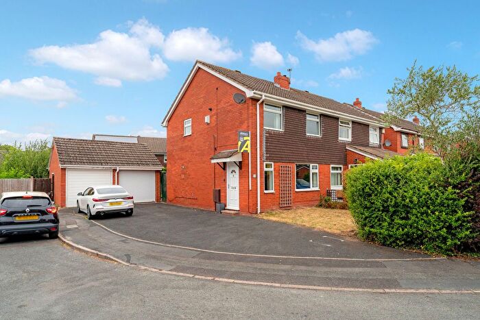 3 Bedroom Semi-Detached House For Sale In Calverley Close, Brookvale, WA7