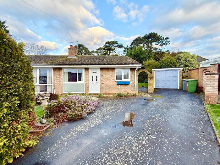 2 Bedroom Semi-Detached Bungalow For Sale In New Close, Acle, NR13