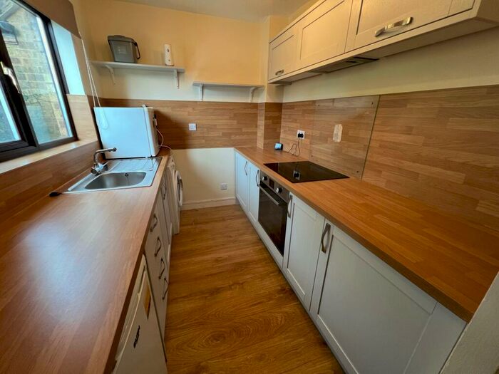 2 Bedroom Property To Rent In Capel Close, Akeley, MK18