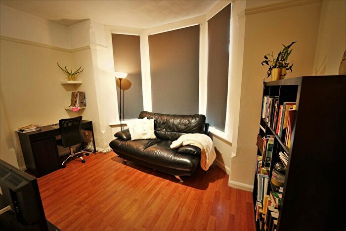 1 Bedroom Flat To Rent In Flat, Foxhall Road, Forest Fields, Nottingham, NG7