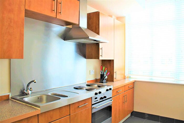 2 Bedroom Flat To Rent In City Road, Old Street, London, EC1V