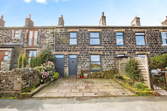 3 Bedroom Terraced House For Sale In Finkle Street, Sowerby Bridge, HX6