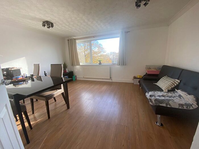 2 Bedroom Flat To Rent In Taranto Road, Southampton, SO16