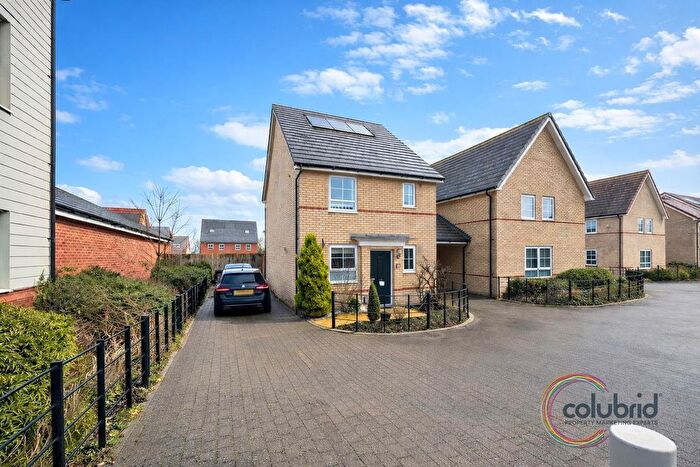 3 Bedroom Detached House For Sale In Wentworth Road, Stanford-Le-Hope, SS17