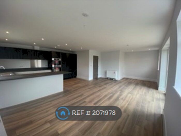 2 Bedroom Flat To Rent In Silver Birch Apartments, Exmouth, EX8