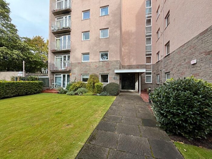 2 Bedroom Flat To Rent In Abbotsford Court, Edinburgh, EH10