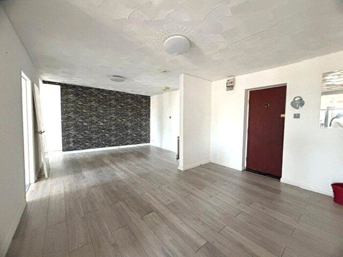 3 Bedroom Flat To Rent In Oaktree Road, Southampton, Hampshire, SO18