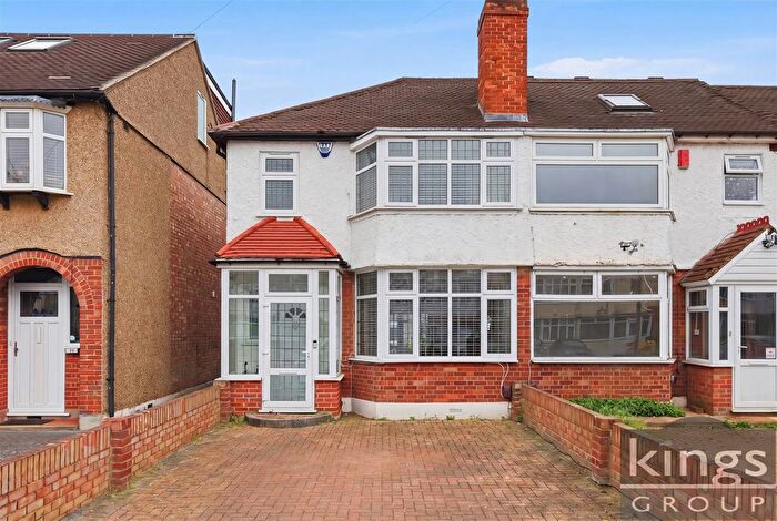 3 Bedroom End Terrace House For Sale In Tynemouth Drive, Enfield, EN1