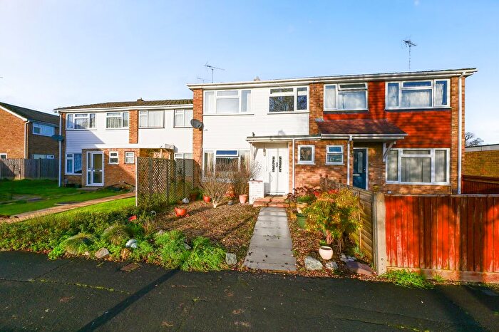 3 Bedroom End Terrace House For Sale In Rother Road, Farnborough, GU14