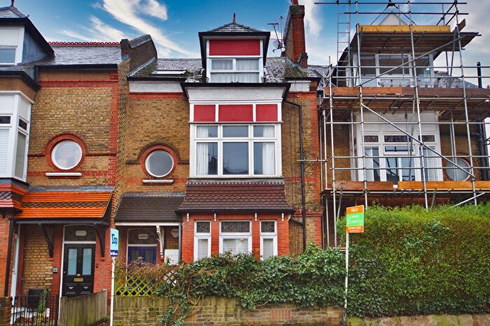 2 Bedroom Flat For Sale In Fortis Green, London, N2