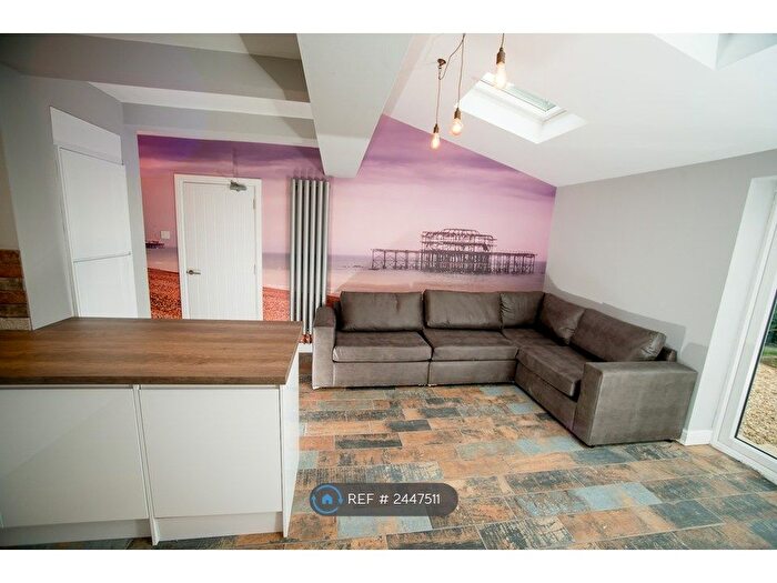 6 Bedroom Semi-Detached House To Rent In Stephens Road, Brighton, BN1