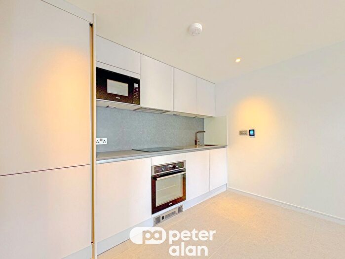 1 Bedroom Flat To Rent In Wesley Lane, Cardiff City Centre, Cardiff, CF10