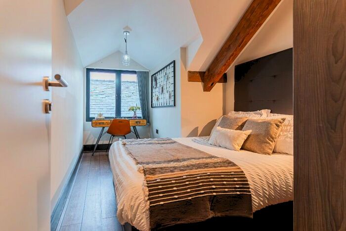 1 Bedroom Penthouse To Rent In Bed Apartment, Portland Street, Basil House, M1