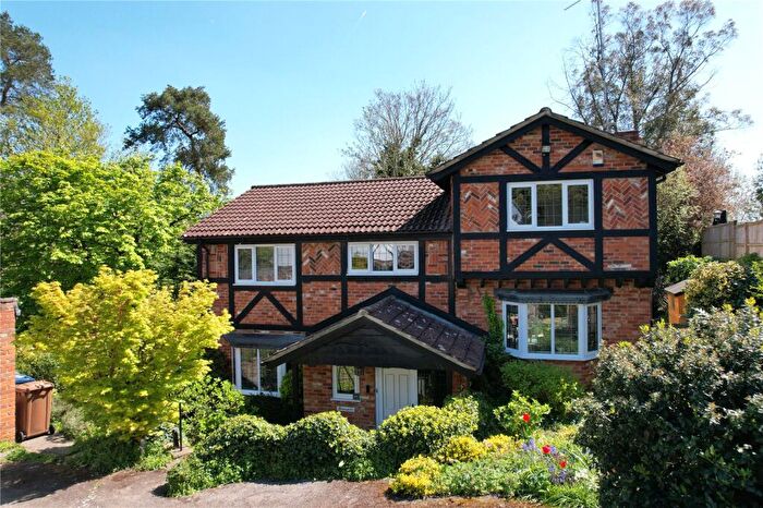 4 Bedroom Detached House For Sale In Shortheath Road, Farnham, Surrey, GU9