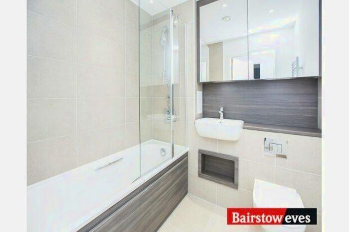 1 Bedroom Flat To Rent In Shipbuilding Way, London, E13