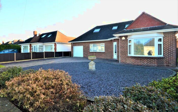 3 Bedroom Chalet To Rent In Dulsie Road, Talbot Woods, BH3