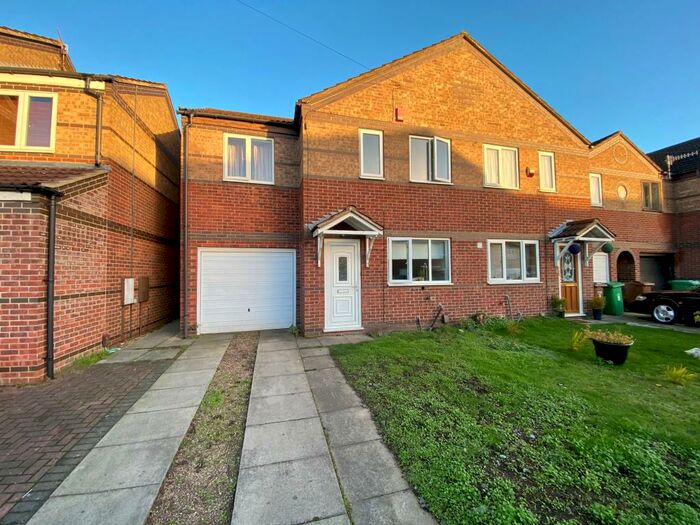 3 Bedroom Property To Rent In March Close, Nottingham, NG5