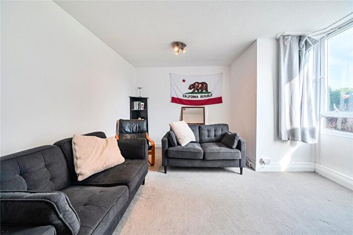 2 Bedroom Apartment For Sale In Bramlands Close, London, SW11