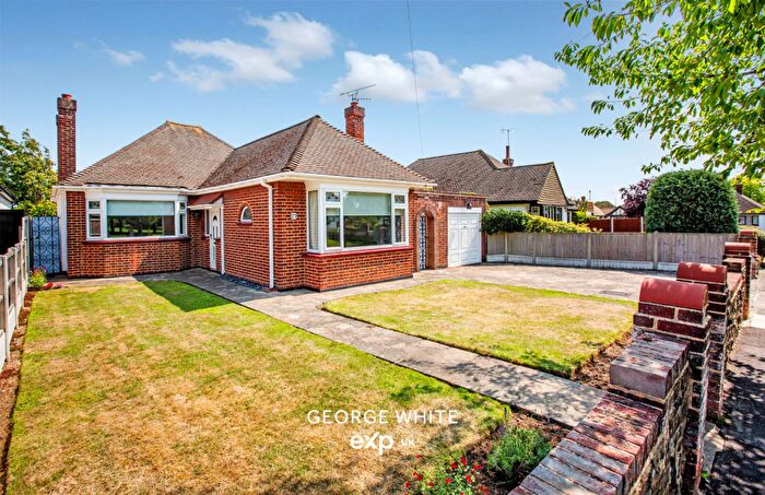 2 Bedroom Detached Bungalow For Sale In Branscombe Square, Thorpe Bay, SS1