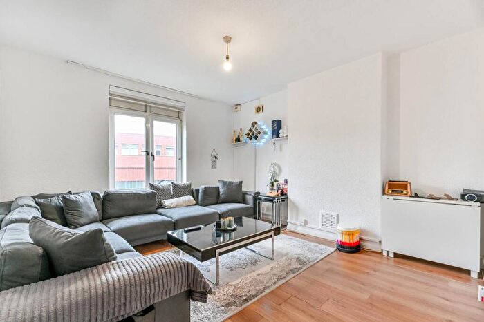 2 Bedroom Flat To Rent In Ribstone House, Hackney, London, E9