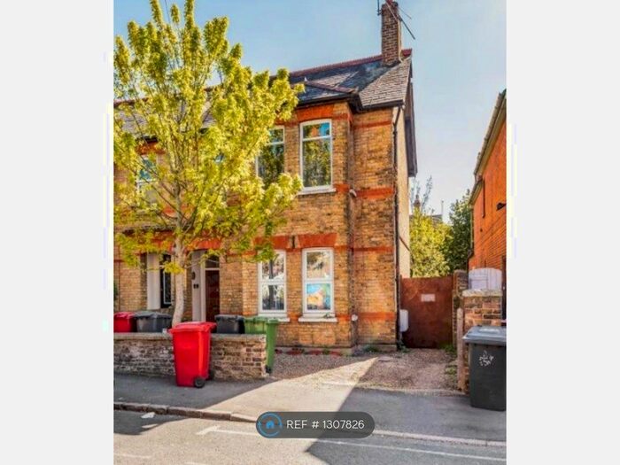 3 Bedroom Maisonette To Rent In Park Street, Slough SL1
