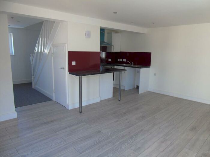 2 Bedroom Flat To Rent In Neville Mews, Riverside, Cardiff, CF11