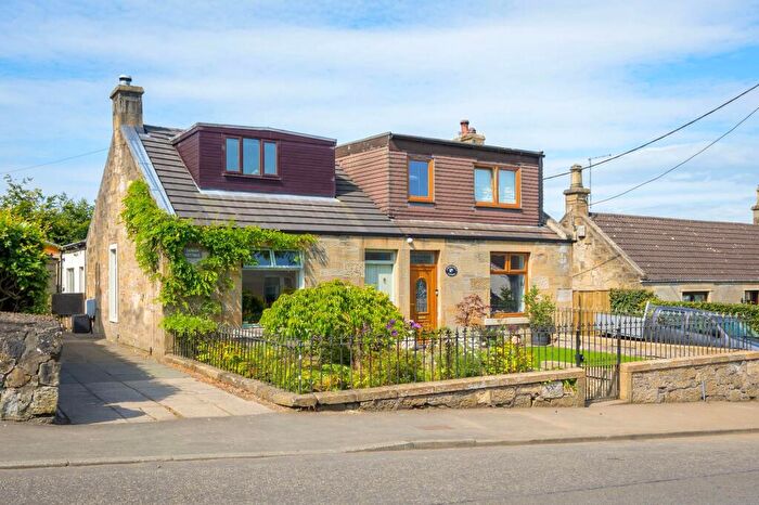 3 Bedroom Semi Detached House For Sale In Cross Brae, Shieldhill, FK1