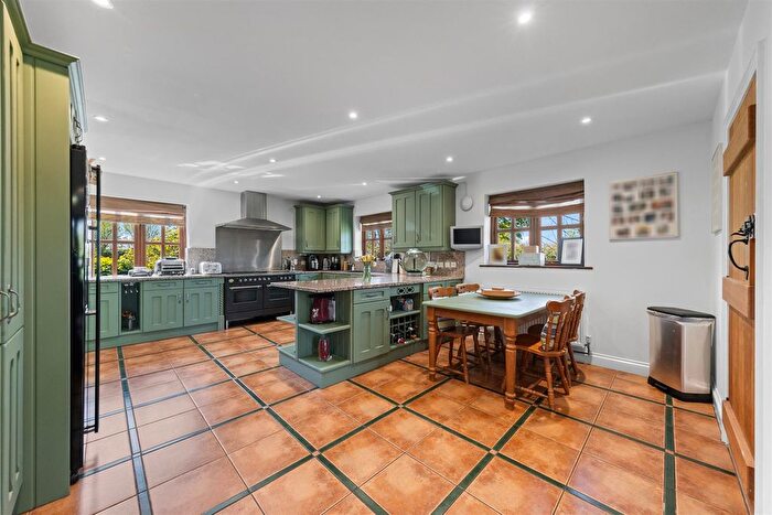 4 Bedroom Detached House For Sale In Linden Grove, Keyston, Cambridgeshire, PE28