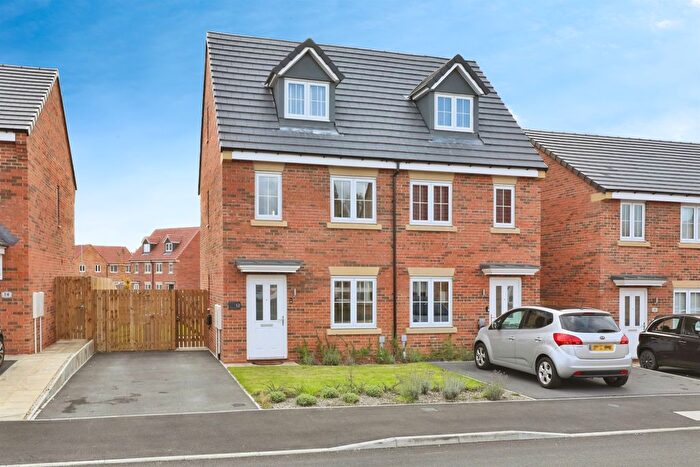 3 Bedroom Semi-Detached House For Sale In Langton Road, Bircotes, Doncaster, DN11