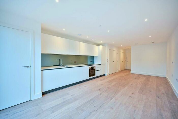 Studio To Rent In Jade Apartments, New Malden, KT3