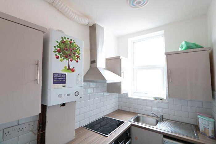 1 Bedroom Flat To Rent In Clarendon Road, Whalley Range, Manchester, M16