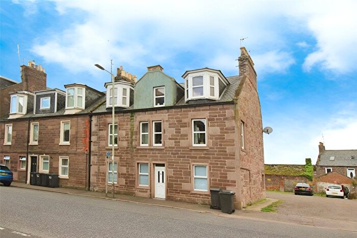 3 Bedroom Flat To Rent In Hill Street, Montrose, Angus, DD10
