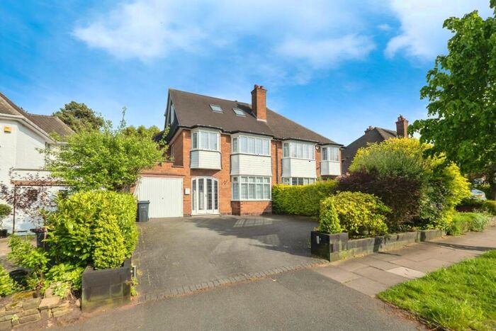 4 Bedroom House To Rent In The Boulevard, Sutton Coldfield, B73