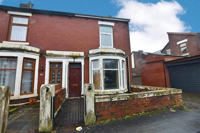 3 Bedroom End Of Terrace House For Sale In Leamington Road, Revidge, Blackburn, Lancashire, BB2