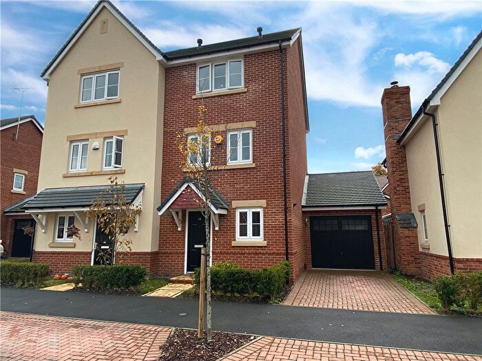 4 Bedroom Semi Detached House For Sale In Warbler Road, Farnborough, Hampshire, GU14