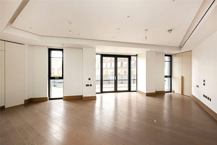 3 Bedroom Property For Sale In Lucan Place, Chelsea, London, SW3