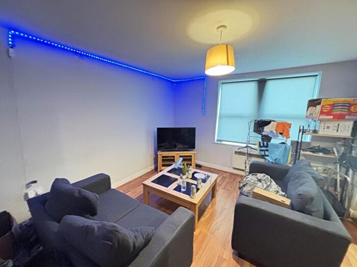 2 Bedroom House To Rent In Norton House Cardigan Road, Leeds, LS6