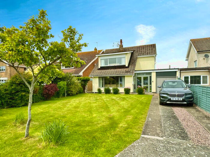 3 Bedroom Link Detached House For Sale In Goldcliff, Newport, NP18