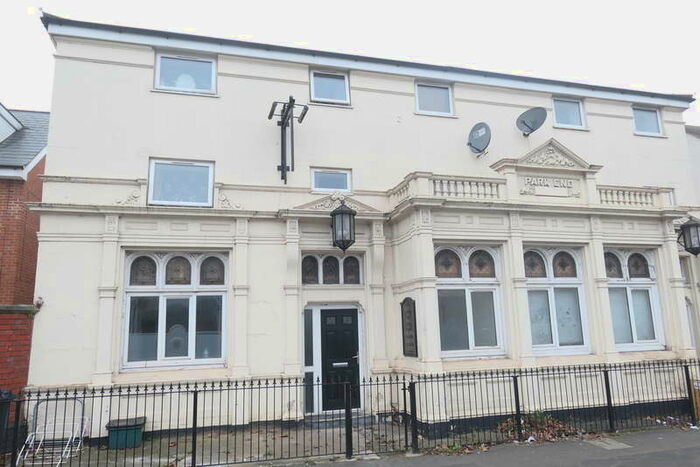 2 Bedroom Ground Flat To Rent In Crown Green Court, Gloucester, GL1