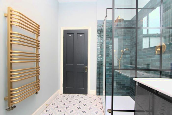 4 Bedroom Flat To Rent In Albert Road, Alexandra Park, London, N22