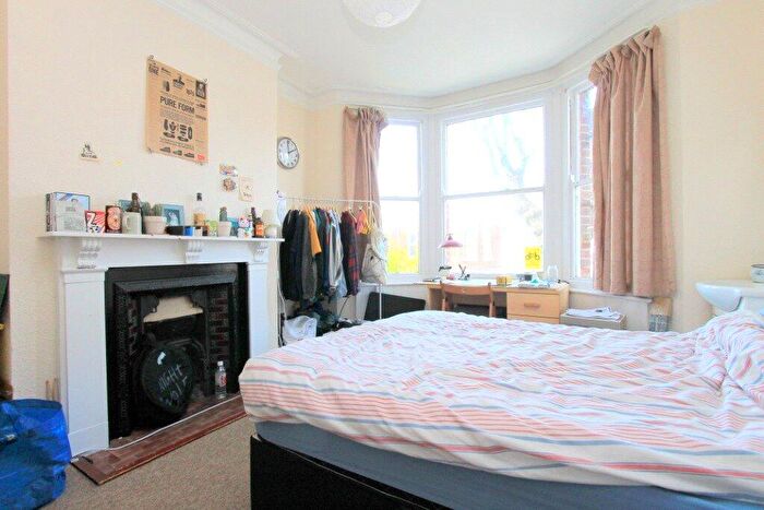 1 Bedroom Terraced House To Rent In Osborne Road, Brighton, East Sussex, BN1