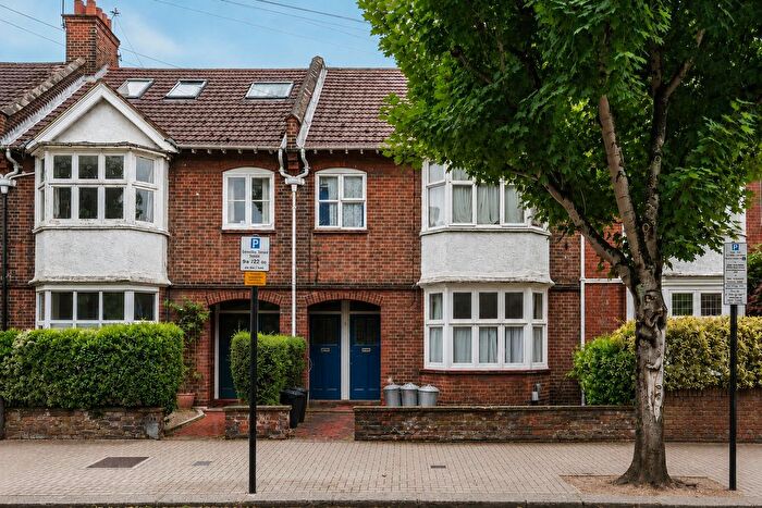 2 Bedroom Flat For Sale In Magdalen Road, Earlsfield, London, SW18
