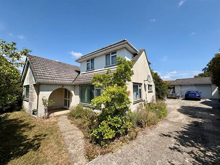 4 Bedroom Detached House For Sale In Dorset Avenue, Ferndown, BH22